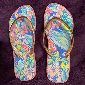 Lilly Pulitzer flowered flip flops size 9